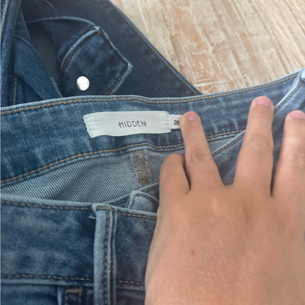 Blue Skinny Jeans with Medium Wash and Subtle Fading